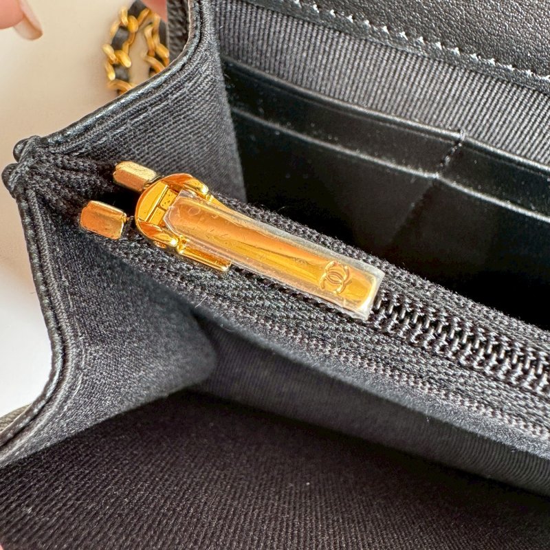 😍附金色可愛小吊飾 Chanel 黑色荔枝皮雙鏈包-14