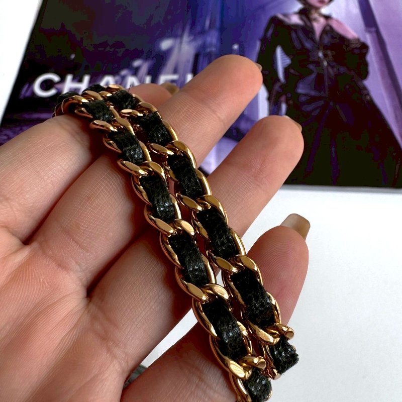😍附金色可愛小吊飾 Chanel 黑色荔枝皮雙鏈包-17