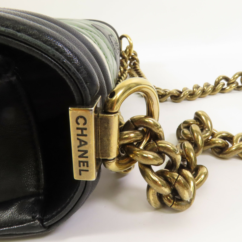 CHANEL 牛皮皮革Boy 28金扣鏈帶肩背袋-6