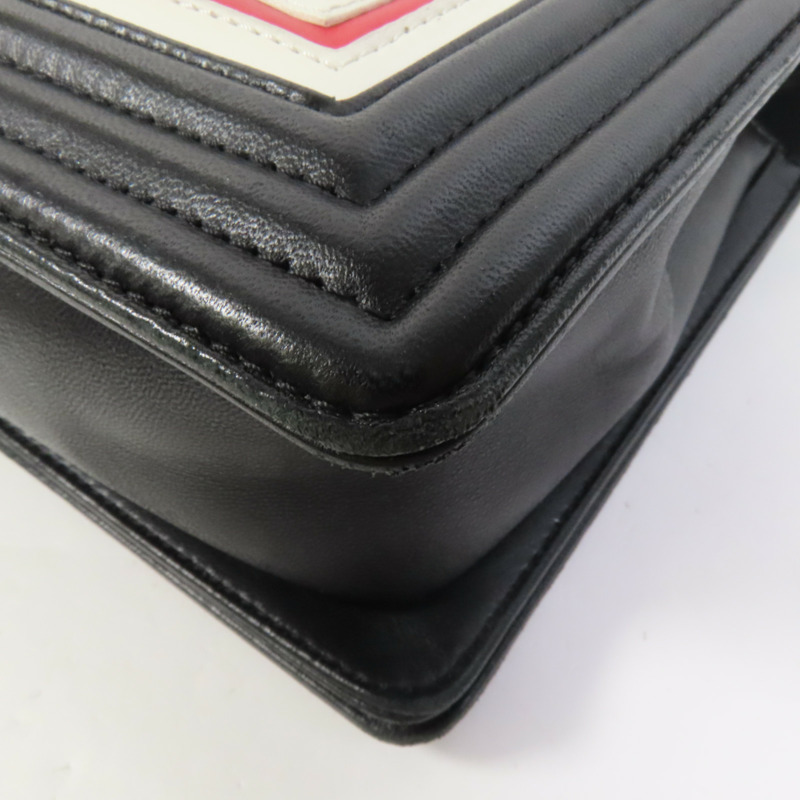 CHANEL 牛皮皮革Boy 28金扣鏈帶肩背袋-14