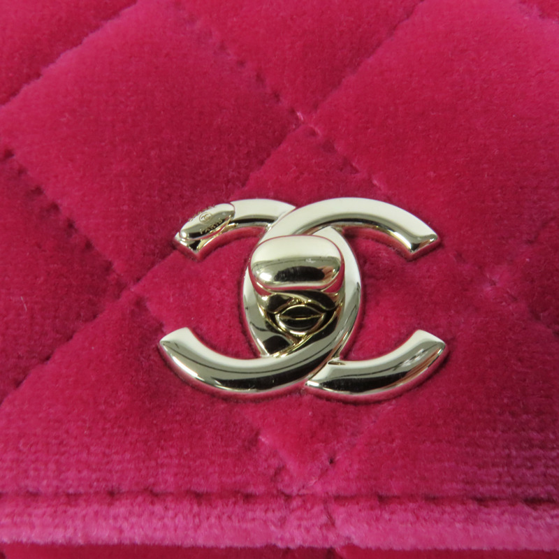CHANEL 天鵝絨WOC Wallet On Chain金扣鏈帶肩背袋-8