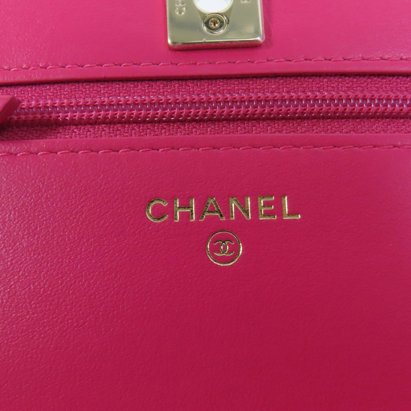 CHANEL 天鵝絨WOC Wallet On Chain金扣鏈帶肩背袋-9
