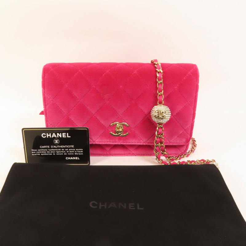 CHANEL 天鵝絨WOC Wallet On Chain金扣鏈帶肩背袋-13