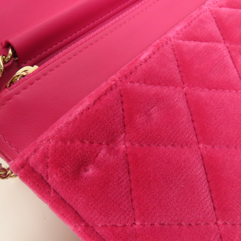 CHANEL 天鵝絨WOC Wallet On Chain金扣鏈帶肩背袋-18