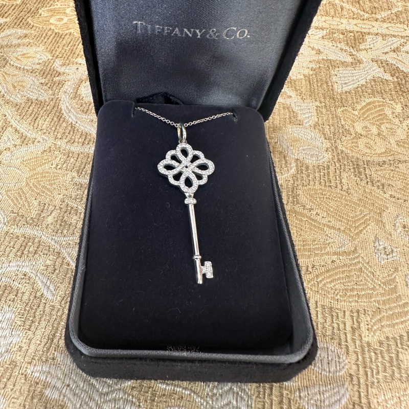 Tiffany 750白K金帶鑽結型鑰匙項鍊-0