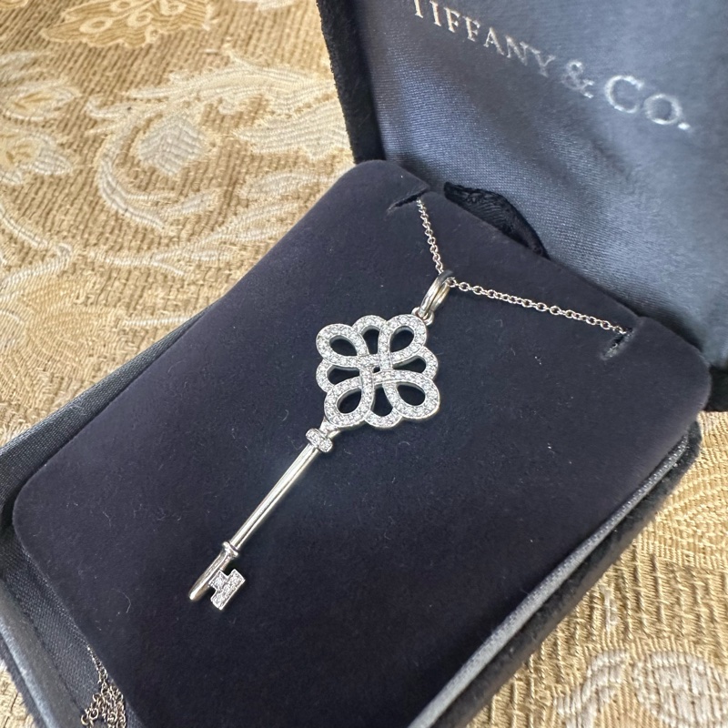 Tiffany 750白K金帶鑽結型鑰匙項鍊-2