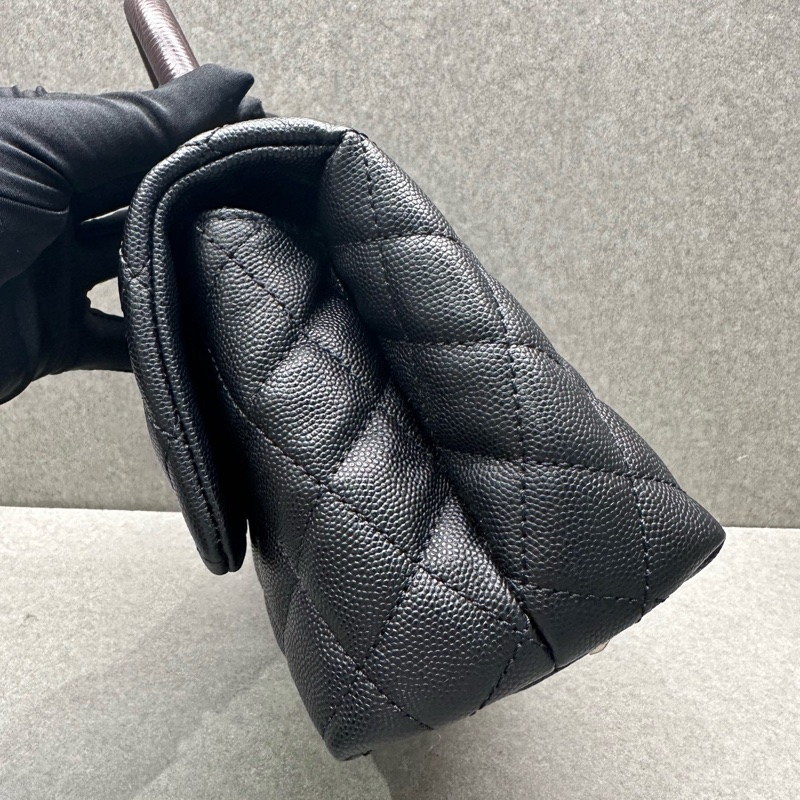 Chanel香奈兒Coco handle 憨豆 黑金紅蜥蜴手柄小號手提單肩斜挎包-3