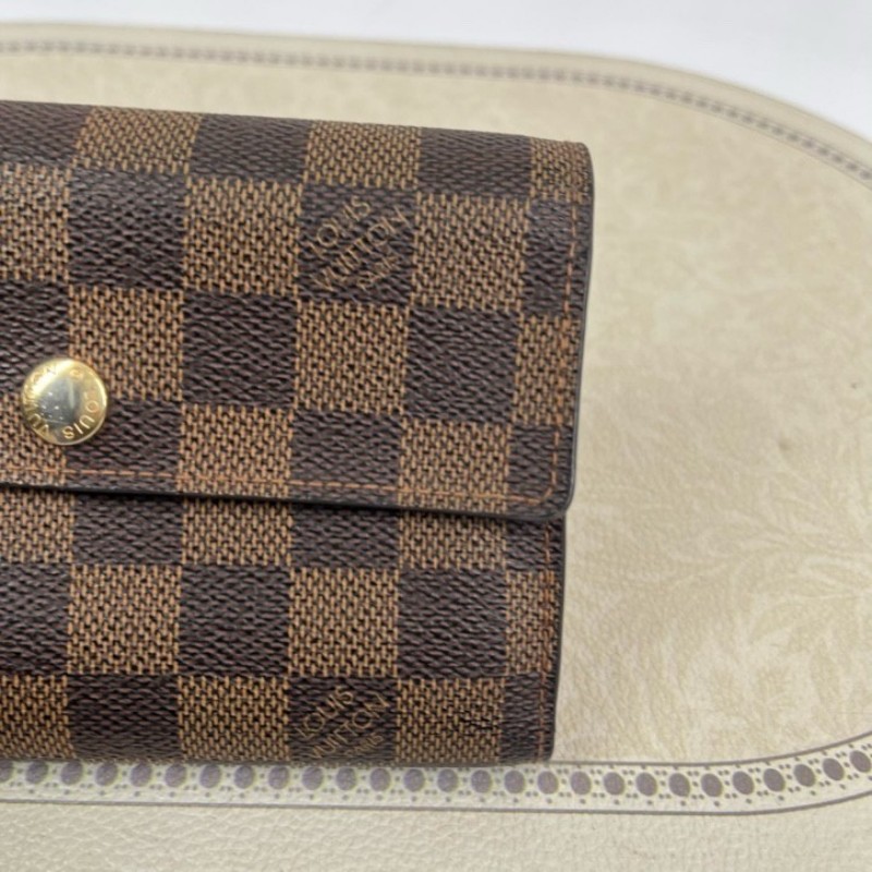 LV路易威登 棕色棋盤格對折錢包 內部卡位清晰 可放多張卡片 後面大隔層可放現金-4