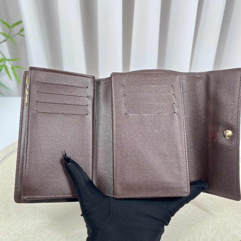 LV路易威登 棕色棋盤格對折錢包 內部卡位清晰 可放多張卡片 後面大隔層可放現金-12