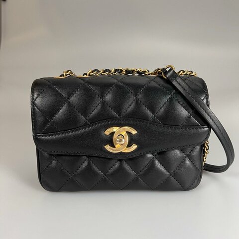 CHANEL 季節款金鍊包羊皮黑 保卡款24開