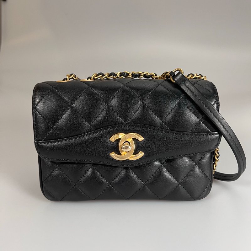 CHANEL 季節款金鍊包羊皮黑 保卡款24開-0