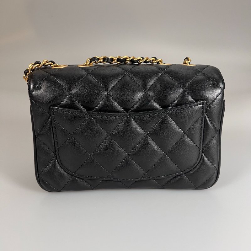 CHANEL 季節款金鍊包羊皮黑 保卡款24開-1