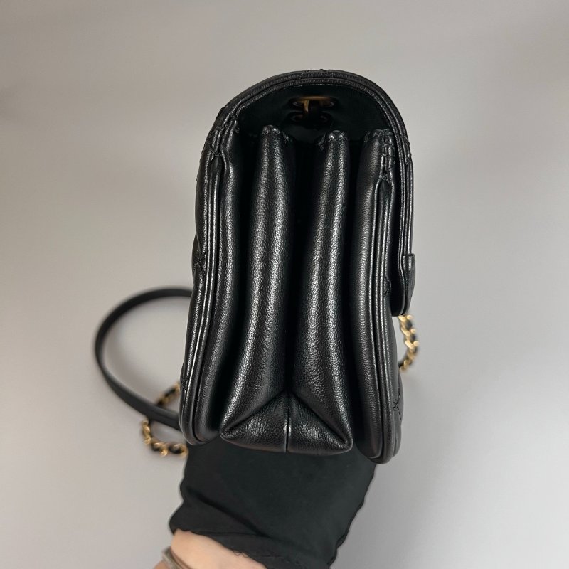 CHANEL 季節款金鍊包羊皮黑 保卡款24開-2