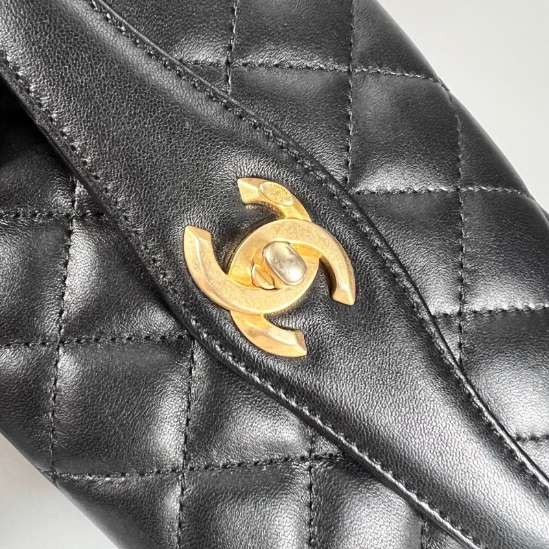 CHANEL 季節款金鍊包羊皮黑 保卡款24開-10