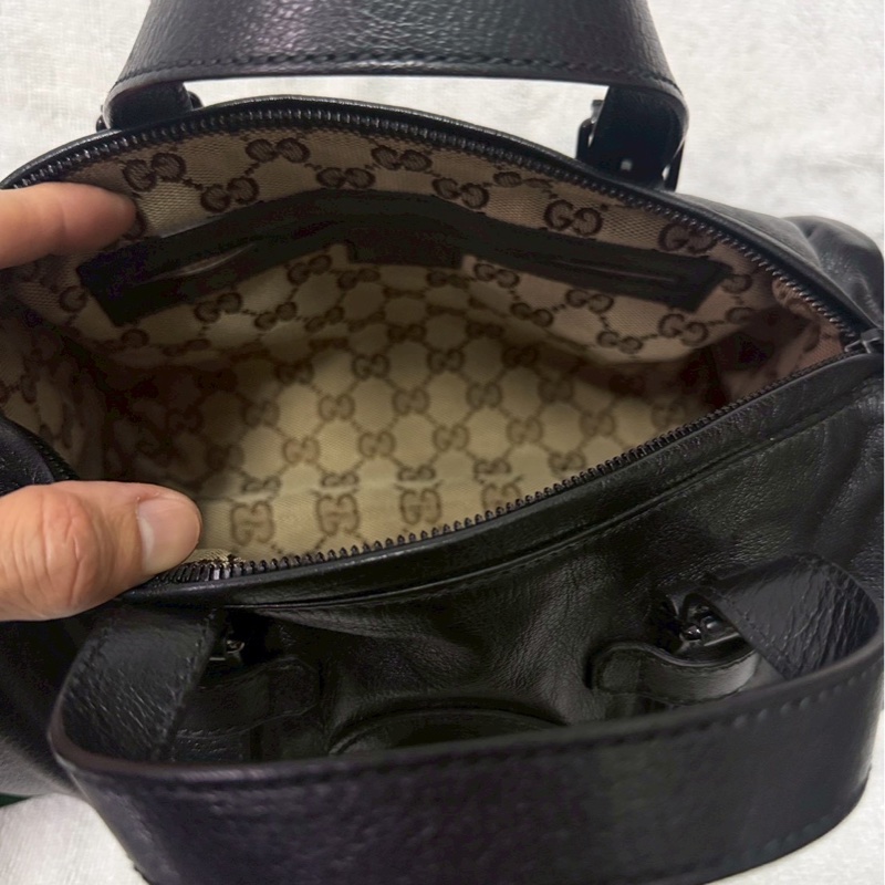 Gucci黑色皺紋皮革小號旅行袋（型號：725701）-1