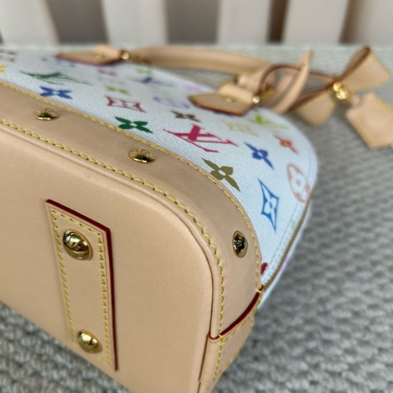 LV路易威登Alma BB白三彩貝殼包 芯片款 白三彩配色 超級亮眼 有肩帶 可單肩可手提 包型立體飽滿 容量實用 日常通勤百搭 不容易撞款-7