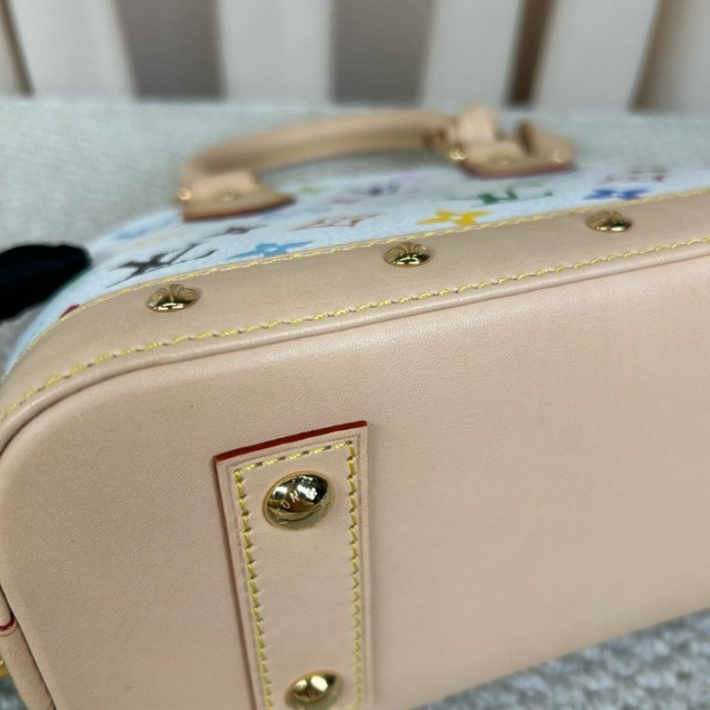 LV路易威登Alma BB白三彩貝殼包 芯片款 白三彩配色 超級亮眼 有肩帶 可單肩可手提 包型立體飽滿 容量實用 日常通勤百搭 不容易撞款-9