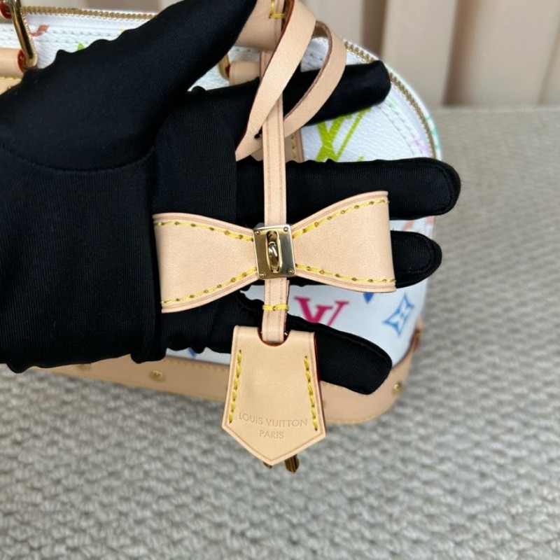 LV路易威登Alma BB白三彩貝殼包 芯片款 白三彩配色 超級亮眼 有肩帶 可單肩可手提 包型立體飽滿 容量實用 日常通勤百搭 不容易撞款-20