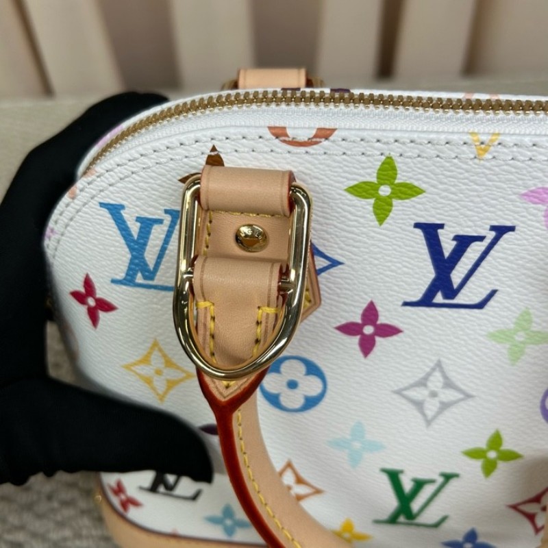 LV路易威登Alma BB白三彩貝殼包 芯片款 白三彩配色 超級亮眼 有肩帶 可單肩可手提 包型立體飽滿 容量實用 日常通勤百搭 不容易撞款-22