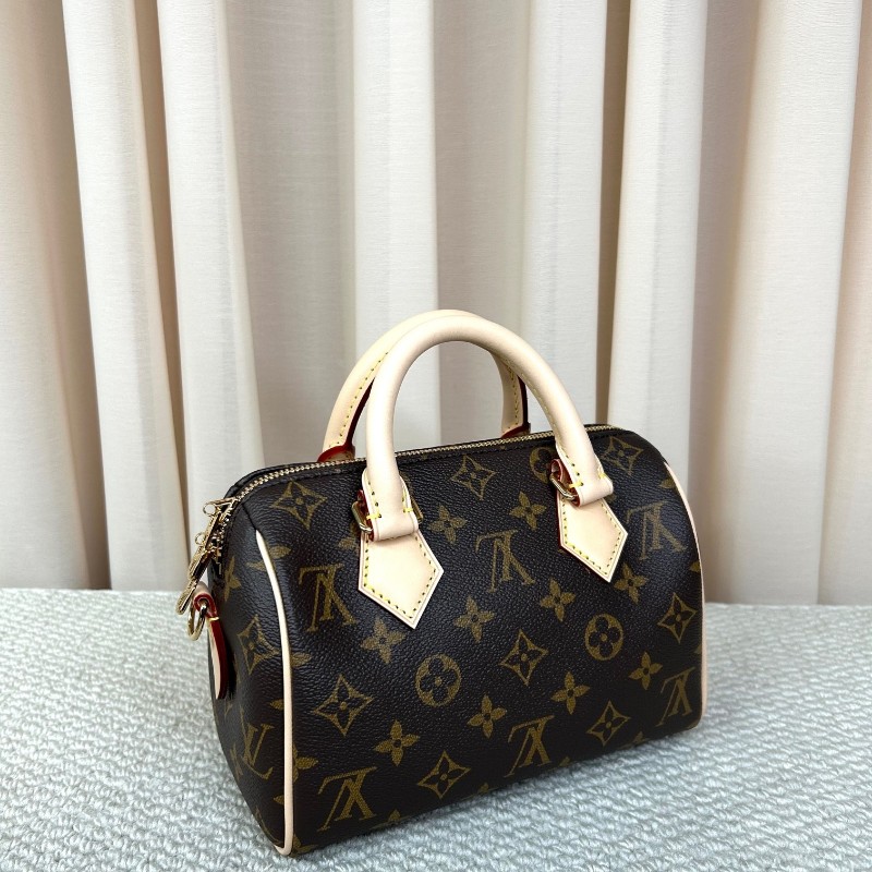 LV路易威登speedy20 經典老花 黑粉色可調節肩帶 五金亮亮的 容量很合適 手提單肩斜挎都可以 百搭不挑人 日常出門、逛街都很實用～-3