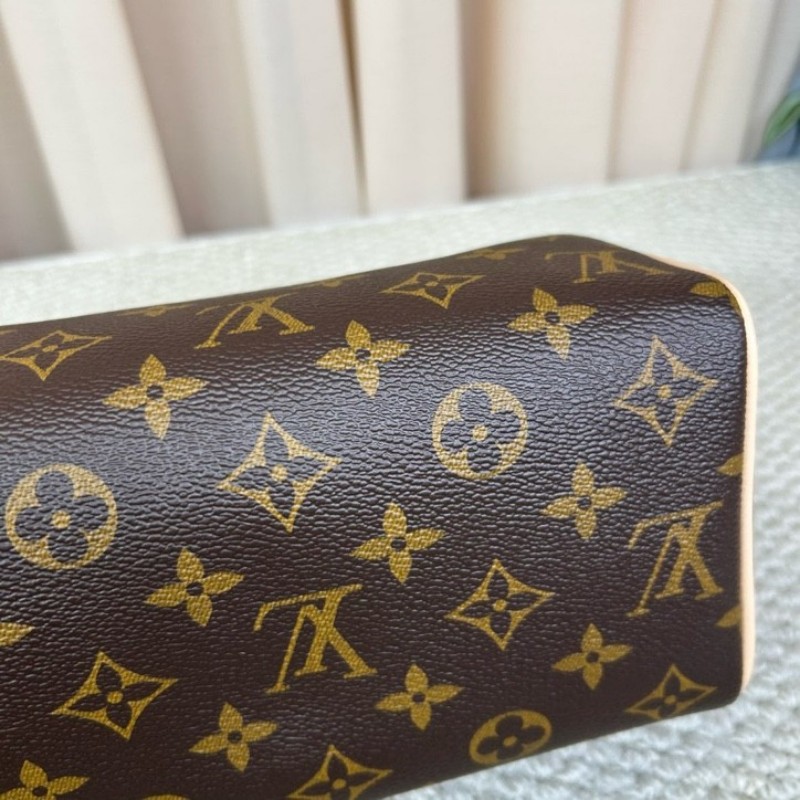 LV路易威登speedy20 經典老花 黑粉色可調節肩帶 五金亮亮的 容量很合適 手提單肩斜挎都可以 百搭不挑人 日常出門、逛街都很實用～-7