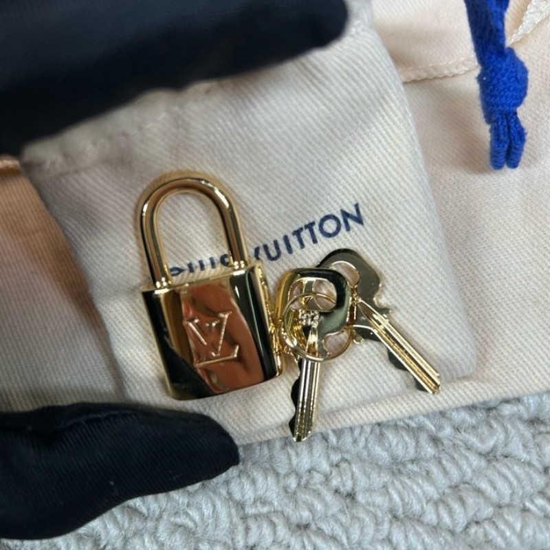 LV路易威登speedy20 經典老花 黑粉色可調節肩帶 五金亮亮的 容量很合適 手提單肩斜挎都可以 百搭不挑人 日常出門、逛街都很實用～-14