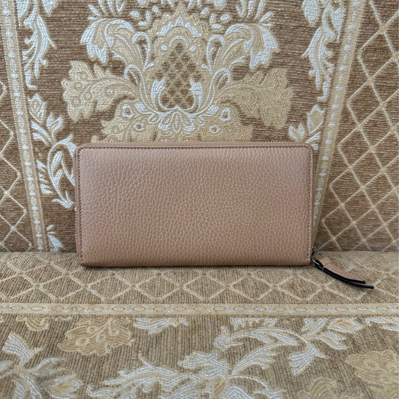 Gucci 奶茶色牛皮銀釦GG Marmont 12卡ㄇ拉長夾-2