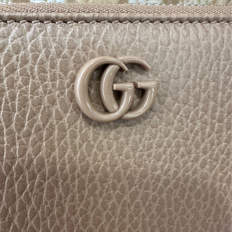 Gucci 奶茶色牛皮銀釦GG Marmont 12卡ㄇ拉長夾-5