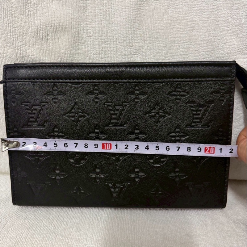 LV Monogram Shadow Gaston 經典滿版花紋織帶皮革二合一斜背包(黑) (型號M81115)-6
