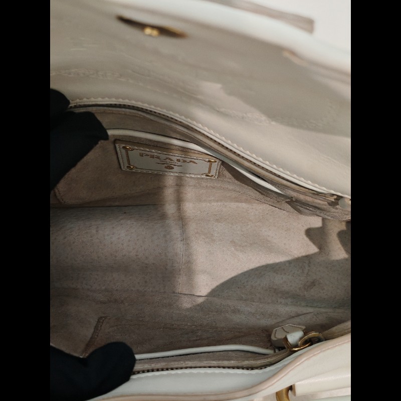 Prada 白色郵差袋-15
