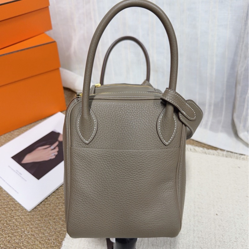 Hermes愛馬仕 lindy30 金釦 大象灰 TC皮 經典Lindy系列，容量適中，日常通勤都很實用-2