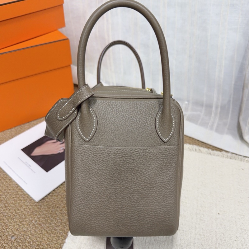 Hermes愛馬仕 lindy30 金釦 大象灰 TC皮 經典Lindy系列，容量適中，日常通勤都很實用-3