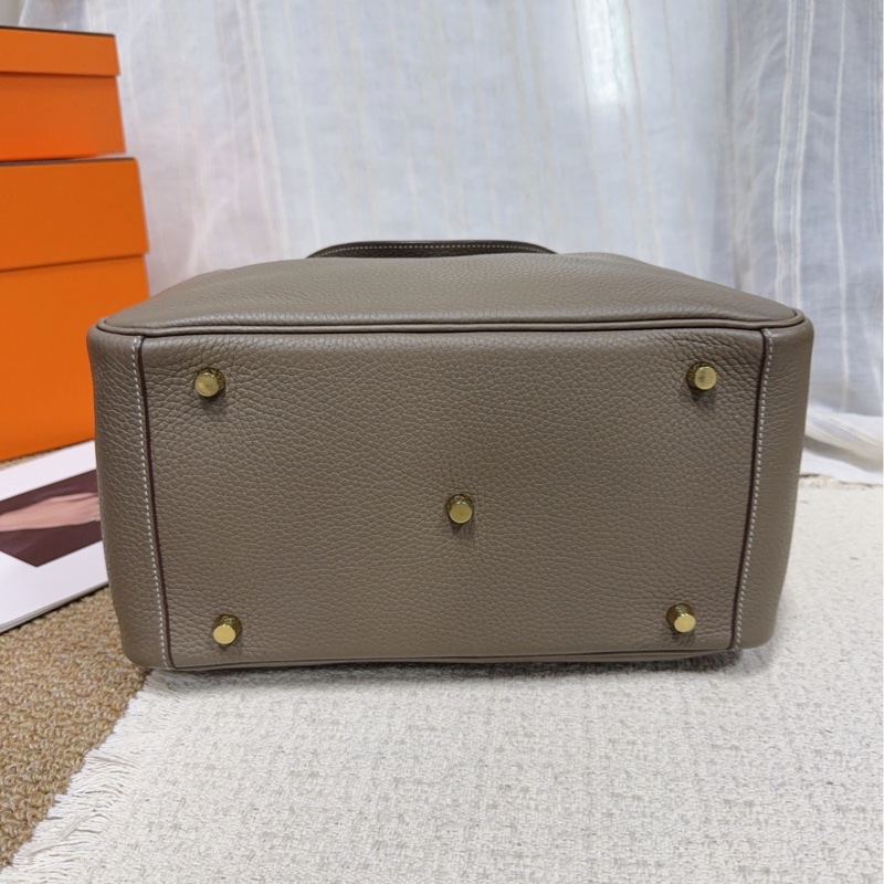 Hermes愛馬仕 lindy30 金釦 大象灰 TC皮 經典Lindy系列，容量適中，日常通勤都很實用-4