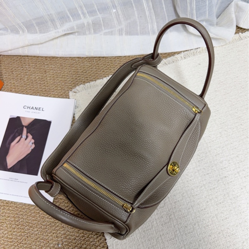Hermes愛馬仕 lindy30 金釦 大象灰 TC皮 經典Lindy系列，容量適中，日常通勤都很實用-6