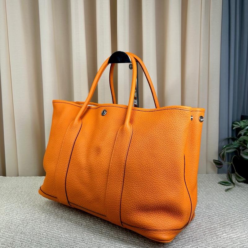 Hermes愛馬仕花園36 橙色托特包 銀扣 皮質細膩 包型飽滿 手提設計 容量大 日常通勤逛街都合適 附件:防塵袋 尺寸:36*18*27cm-1