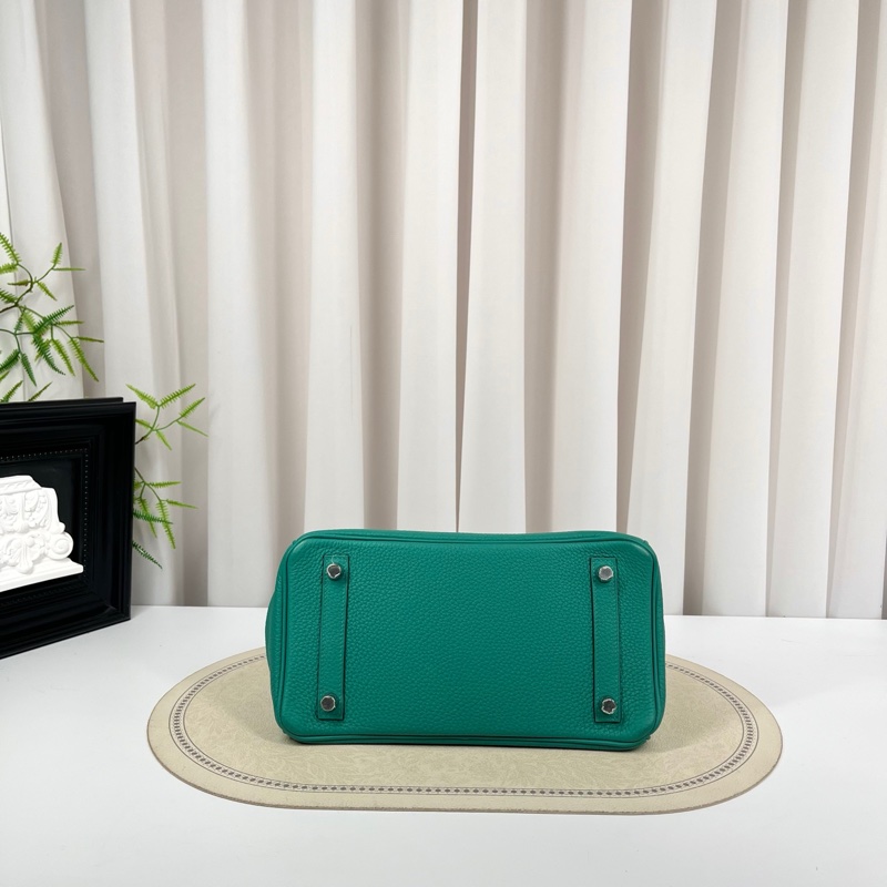 HERMES愛馬仕 Birkin25 togo皮手提包 維羅納綠 復古與精緻的結合 非常年輕又貴氣 尺寸:25*18*13cm 附件:鎖 鑰匙 塵袋-4