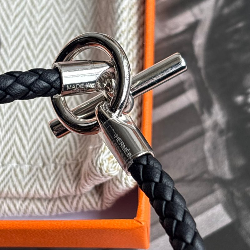 ::HERMES:: 愛馬仕 Glenan Swift小牛皮編織手環(89黑/銀)-4