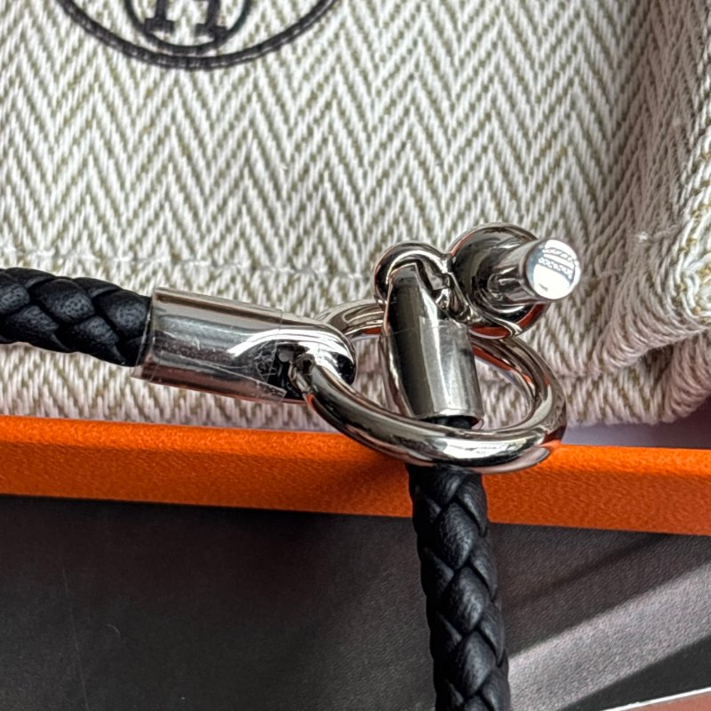 ::HERMES:: 愛馬仕 Glenan Swift小牛皮編織手環(89黑/銀)-5