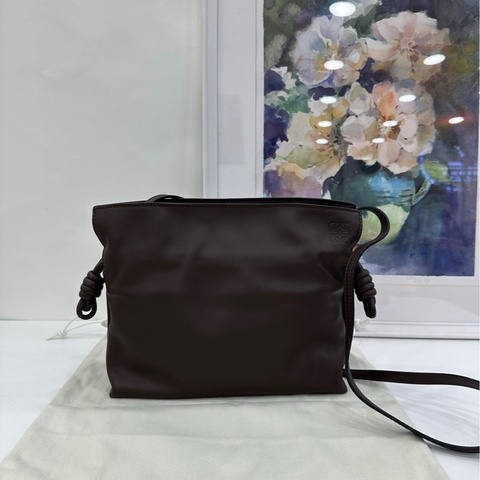 LOEWE 羅意威 Flamenco 福袋包 牛皮 經典抽繩設計