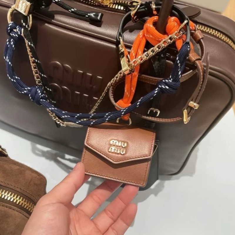 MIUMIU🧢🧢耳機包-2