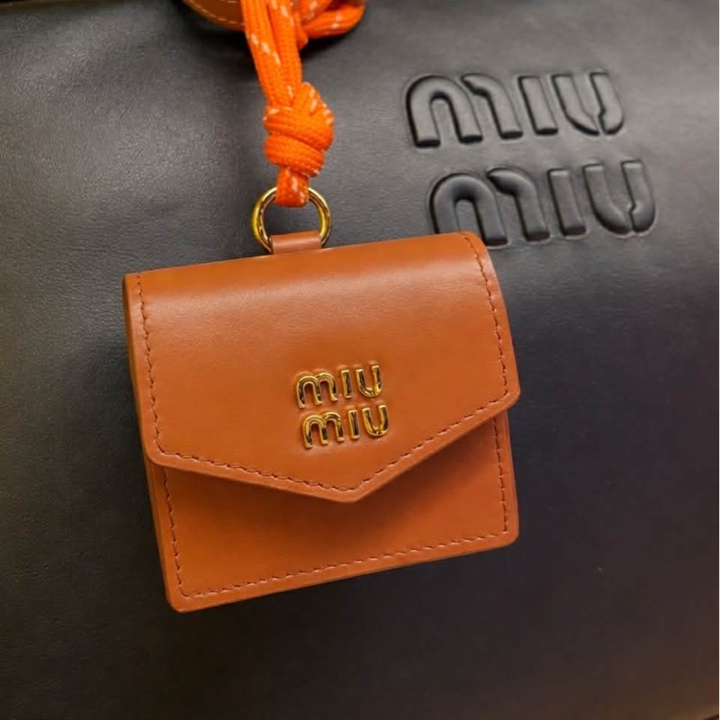 MIUMIU🧢🧢耳機包-5