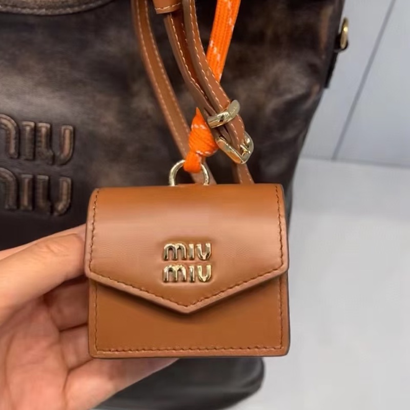 MIUMIU🧢🧢耳機包-6