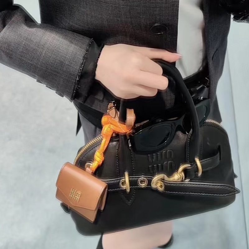 MIUMIU🧢🧢耳機包-7