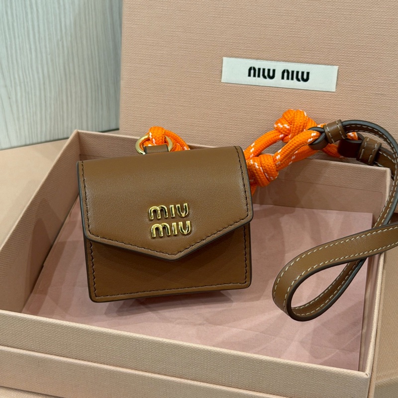 MIUMIU🧢🧢耳機包-8