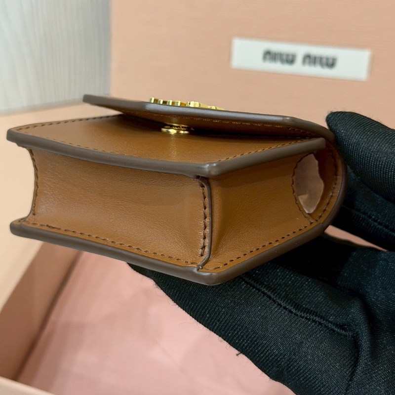 MIUMIU🧢🧢耳機包-15