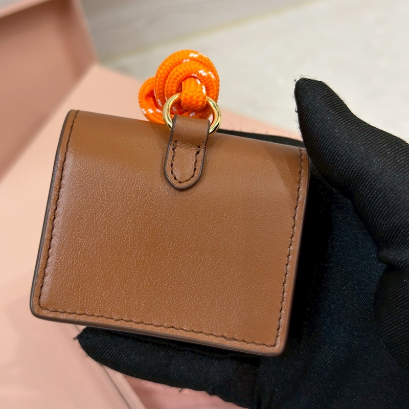 MIUMIU🧢🧢耳機包-17