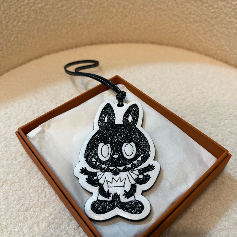 限定版 Moynat x Labubu  Charm-1