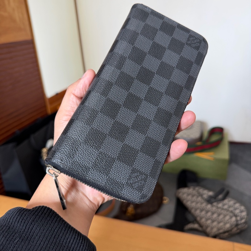 Lv經典黑棋盤格拉鍊長夾-0