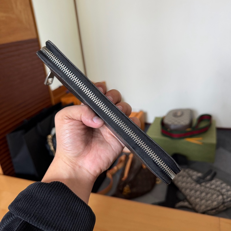 Lv經典黑棋盤格拉鍊長夾-3