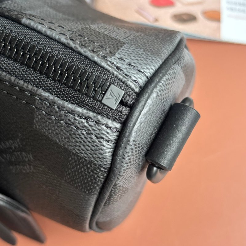 ::LOUIS VUITTON:: LV CO M14919 Keepall Bandoulière 25 DAMOFLAGE 黑色棋盤格手提斜背包-2